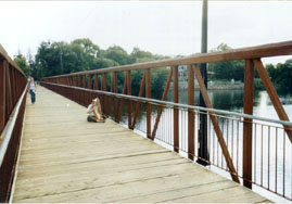 London Street Foot Bridge